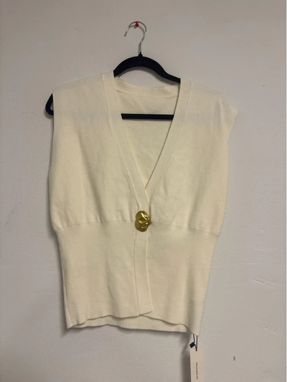 New with tags commense off white vest cardigan
